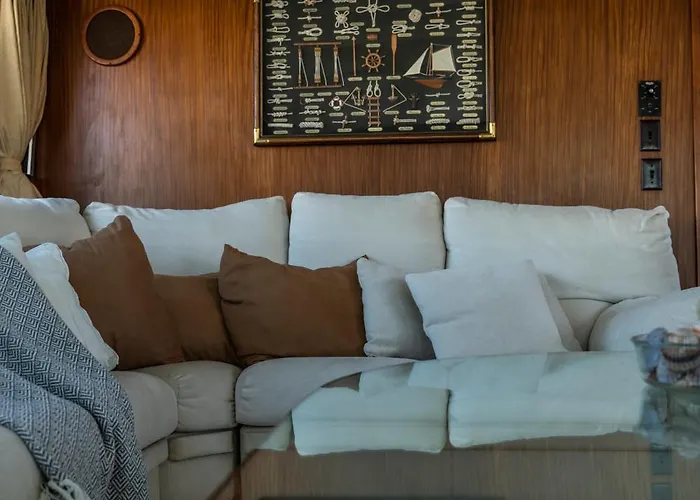 بوتيل Yacht Our Alissa فالنسيا