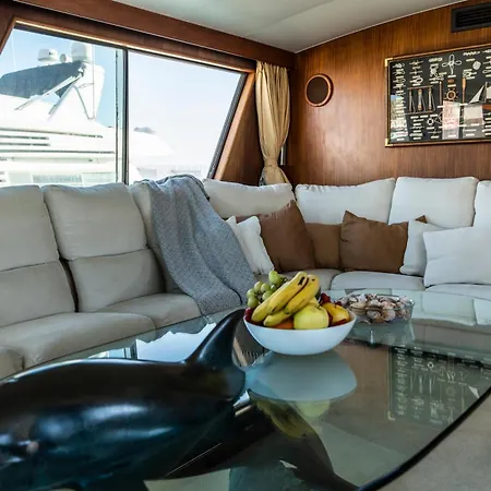 Yacht Our Alissa Premia De Mar